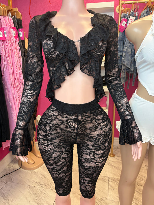 FLIRTY LACE SET