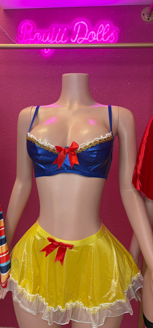 SNOW WHITE
